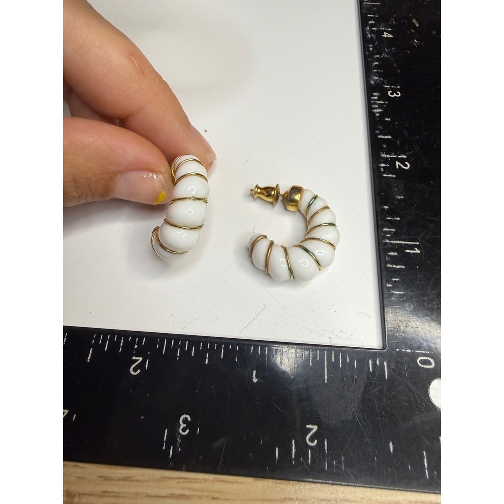 Monet White Enamel Gold Tone Wire Wrap Hoop Earrings Ribbed C-Hoop Post Back